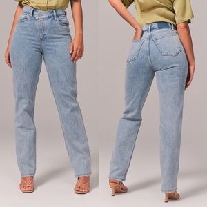 Abercrombie & Fitch Curve Love Ultra High Rise 90s Straight Jean